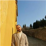 Ragazzo laureato offre ripetizioni e aiuto compiti per gli studenti delle classi medie